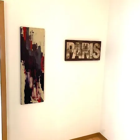 Private Room In Apartment ,Adress Steinweg 19 ,Regensburg North, Wifi , Free Parking,Cathedrale View شقة *